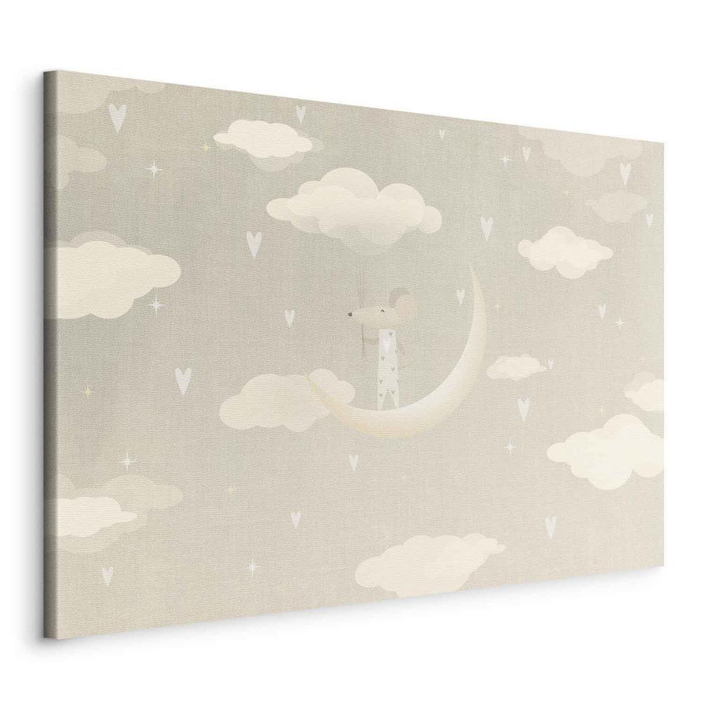 Impression sur toile - Petit Conquérant - Une souris en pyjama avec un cœur sur la lune parmi les nuages