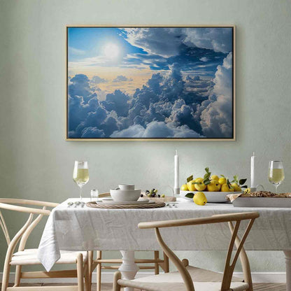 Impression sur toile - Symphonie de lumière : le soleil et les nuages ​​collaborent dans un ciel magnifique