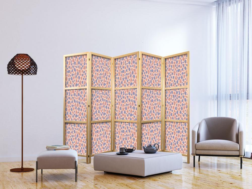 Japanese Room Divider - Giraffe Pattern - Colorful Animal Pattern in Blue-Pink Spots